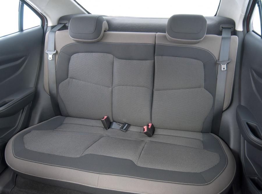  Chevrolet Prisma LT 2013 года  (фото 5 из 40)